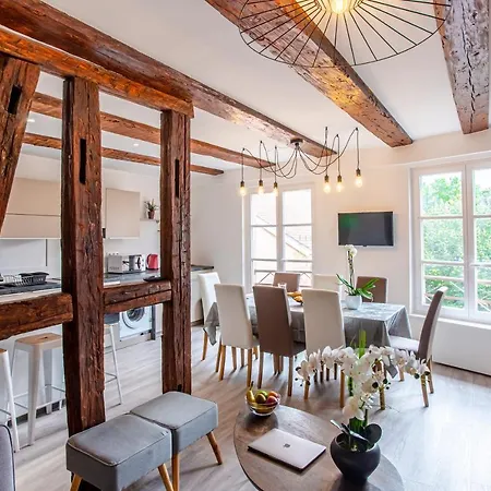 Chez Anne Sophie Historic Center Full Comfort Appartamento